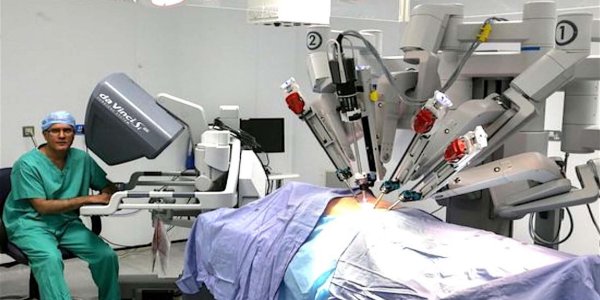 robot chirurgical Da Vinci